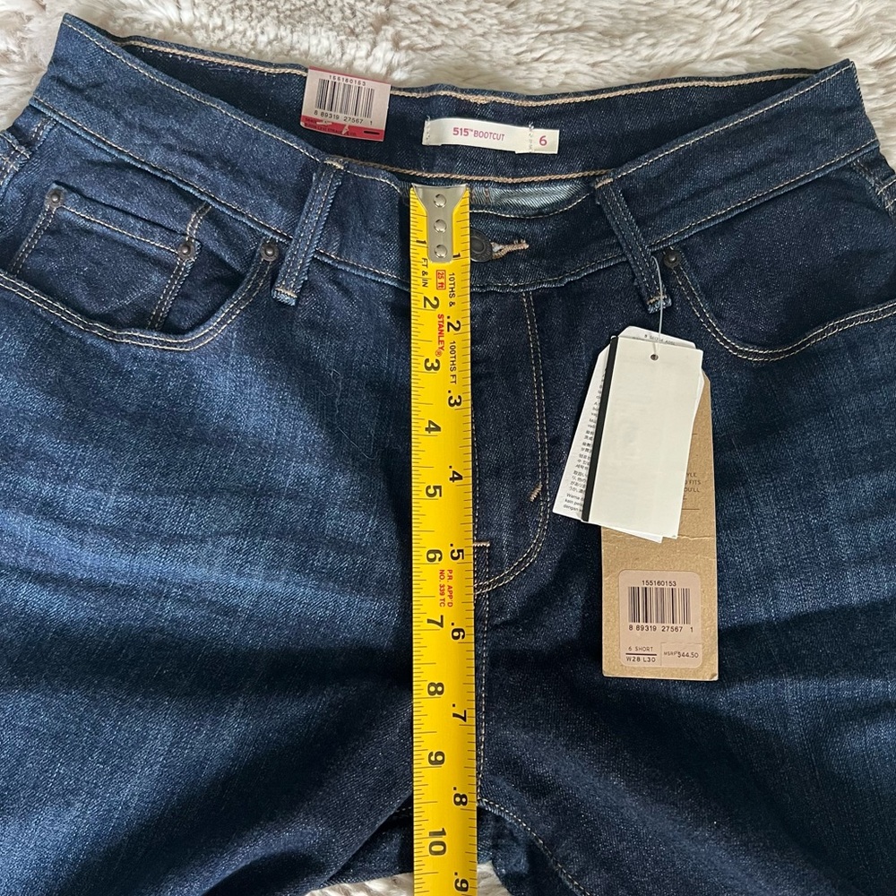 NWT Levi's 515 BOOTCUT Mid Rise Jeans - Size 6 Short W28 L30 - Picture 6 of 14